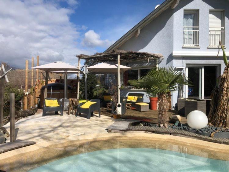 A La Marc'Quize Chambres D'Hotes, Petit Dejeuner Compris, Avec Piscine A Debordement En Exterieur, Bain Nordique A 38 Degres En Prestation Supplement Sur Reservation Horaire Anticipee 1 Place De Parking Gratuite Sur Place Мукси Экстерьер фото